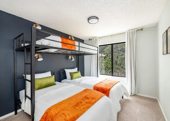 Apartment Mid-century Mtn *