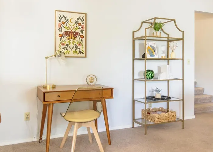 Mid-century Mtn Apartment