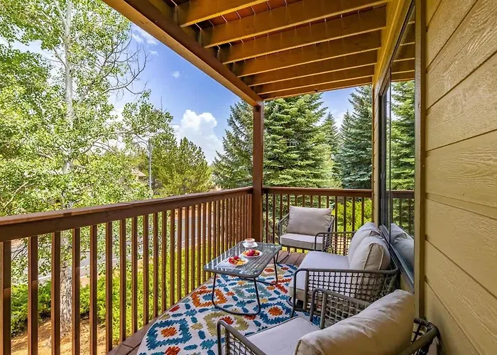 Mid-century Mtn Apartment