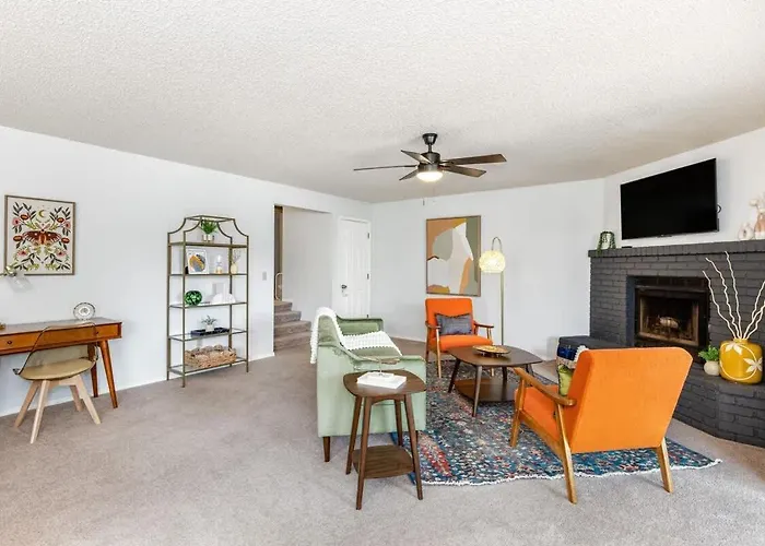 Mid-century Mtn Apartment