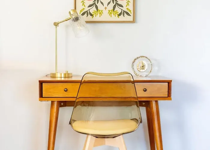 Mid-century Mtn Apartment *